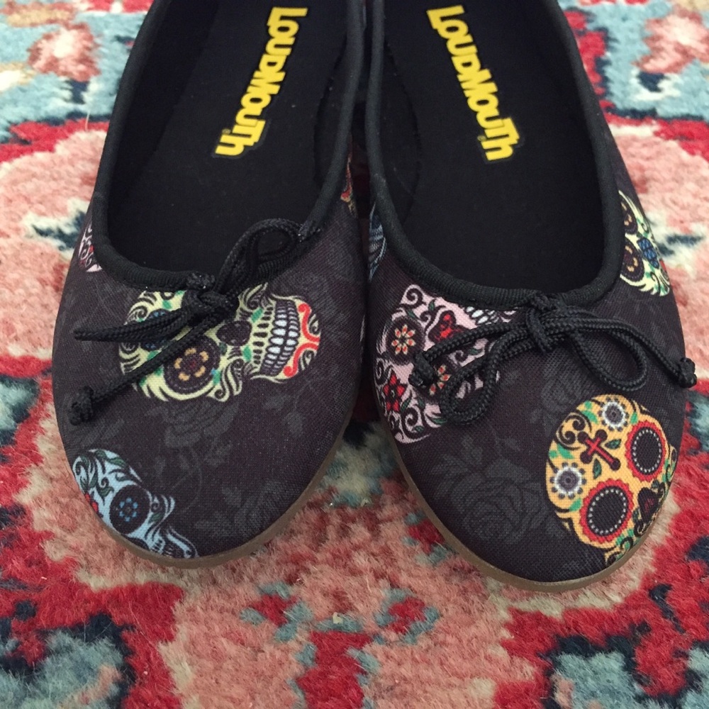 New Loudmouth Bella Youth Sugar Skulls Flats Sz 4